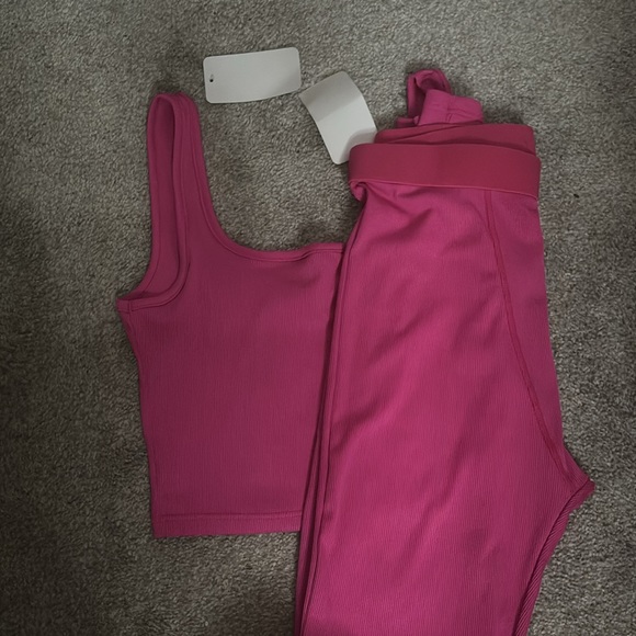 **NEVER WORN** skims inspired Sets Two Piece Women Ribbed Crop Tank Top Leggings - Picture 3 of 3